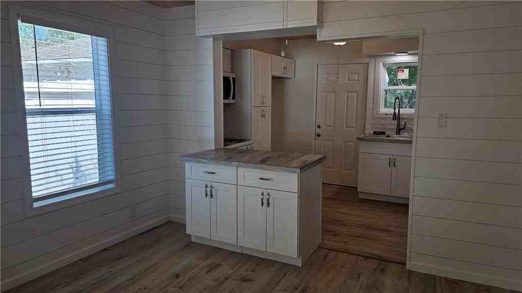 330 Texas Ave - Photo 4 of 18