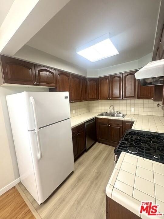 4804 Bellflower Ave - Photo 7 of 20