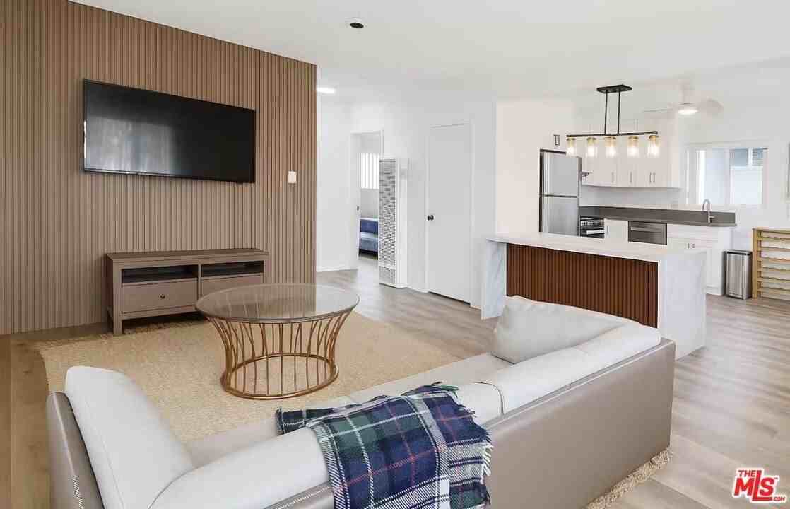 41 Westminster Ave - Photo 7 of 12