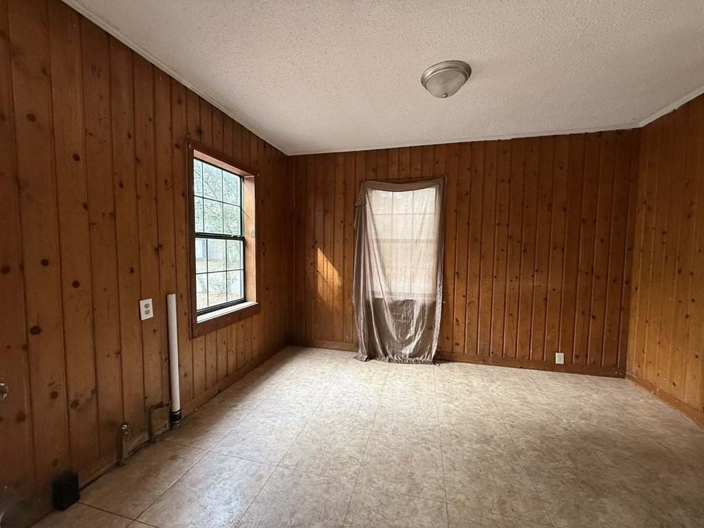 909 N Herring St - Photo 6 of 14