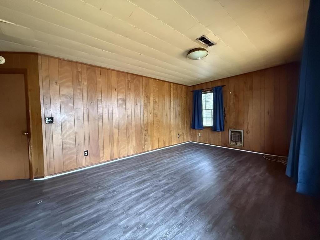 219 Madison Ave - Photo 2 of 17