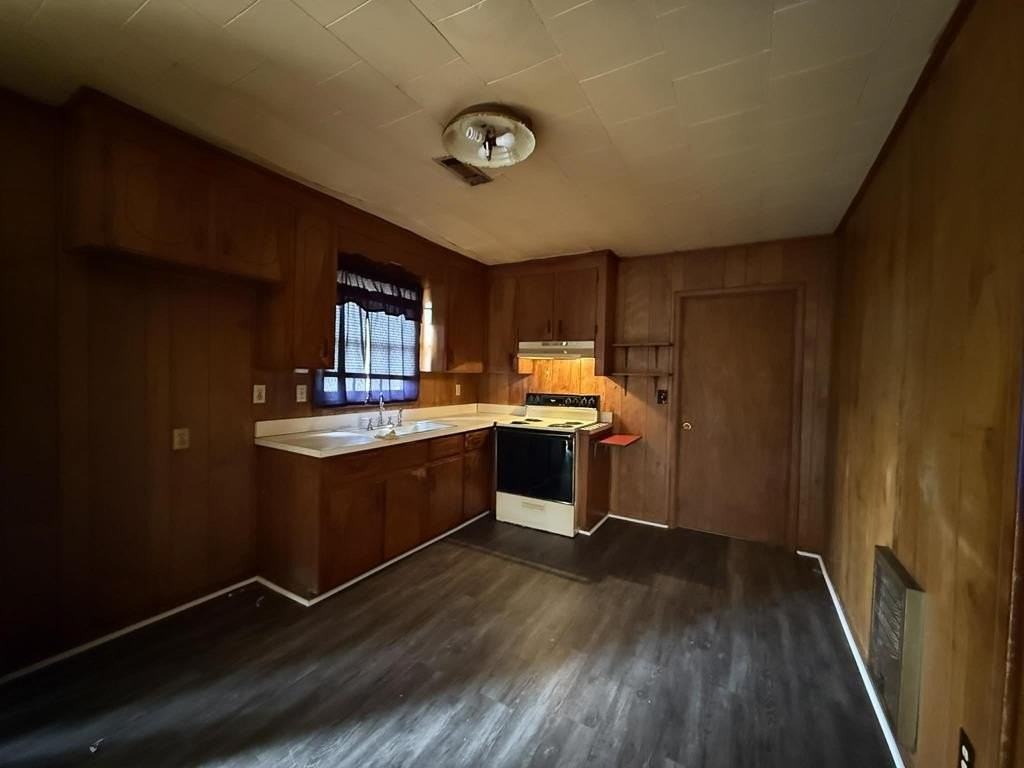 219 Madison Ave - Photo 4 of 17