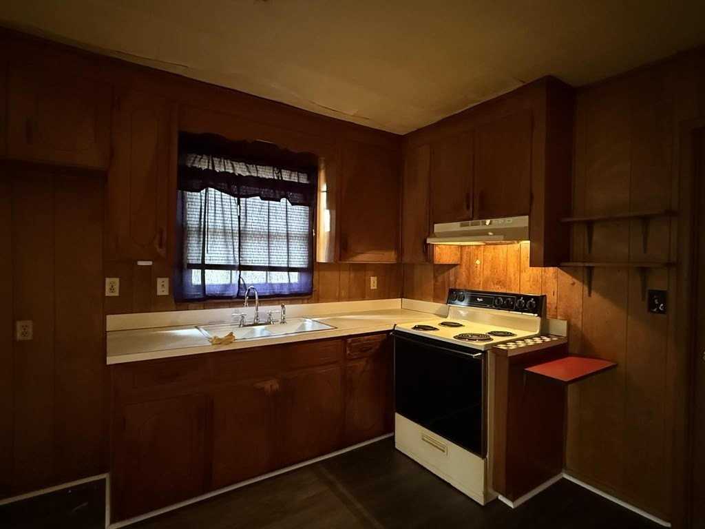 219 Madison Ave - Photo 5 of 17