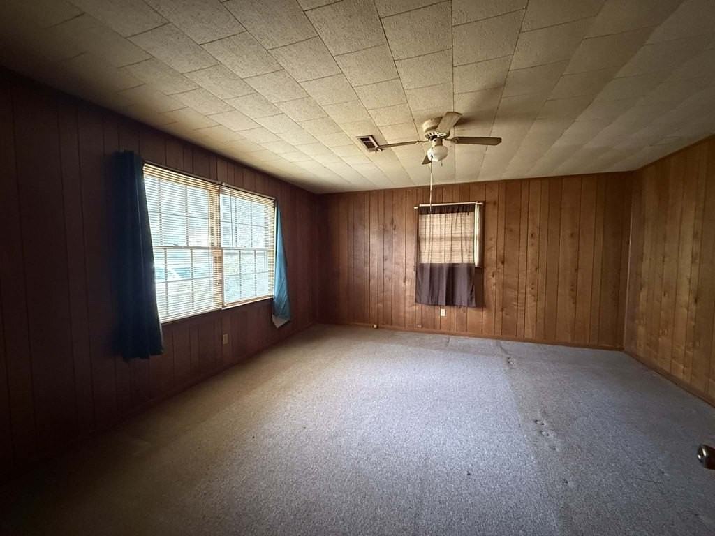 219 Madison Ave - Photo 7 of 17