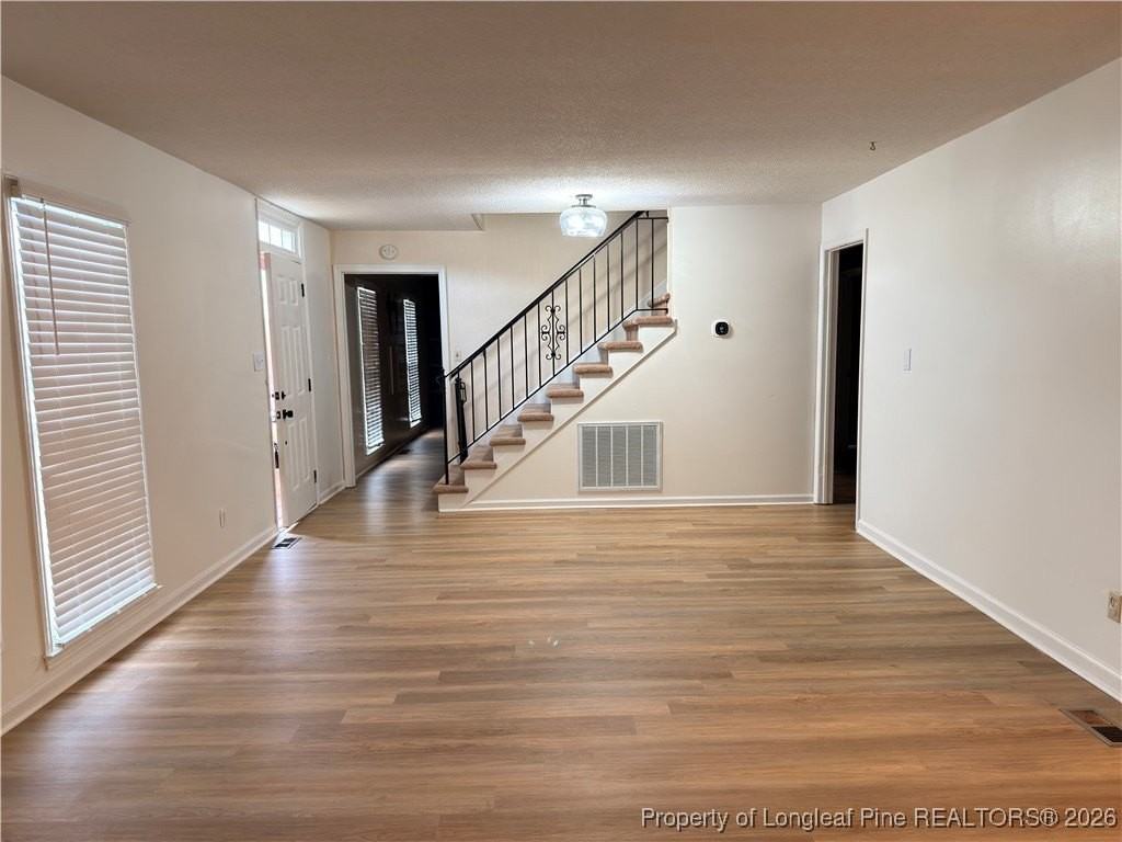 5453 Thompson Cir - Photo 3 of 21