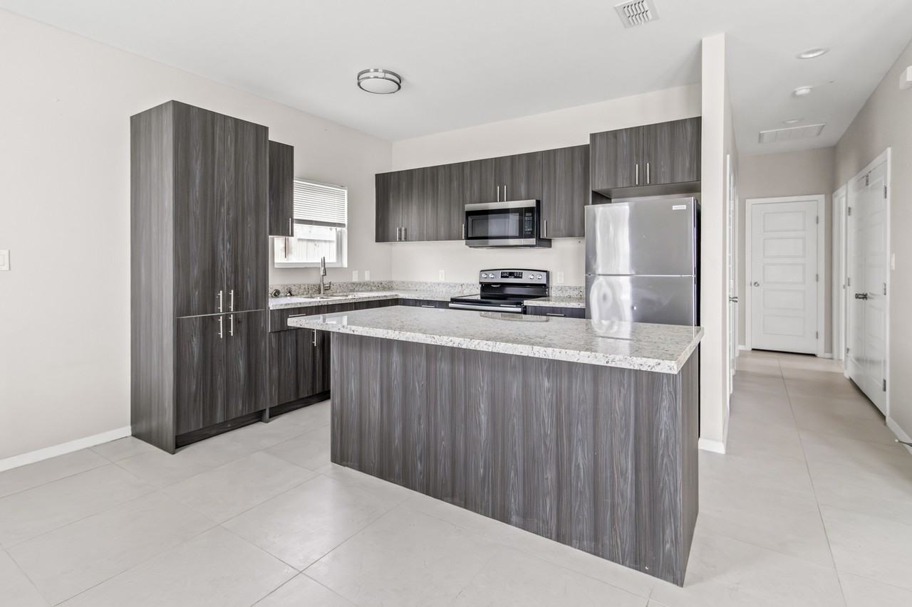 1313 Alta Vista Dr #1 - Photo 2 of 12