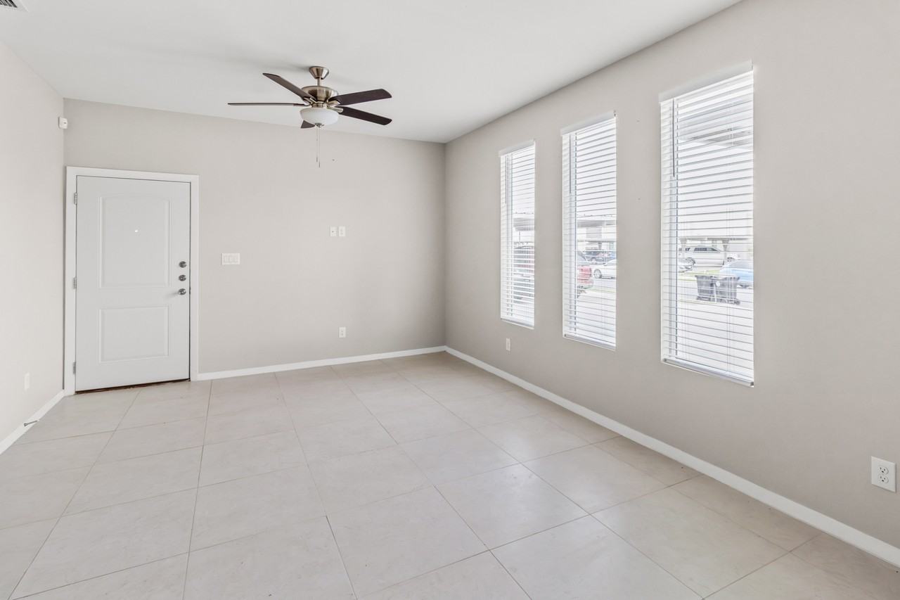 1313 Alta Vista Dr #1 - Photo 4 of 12