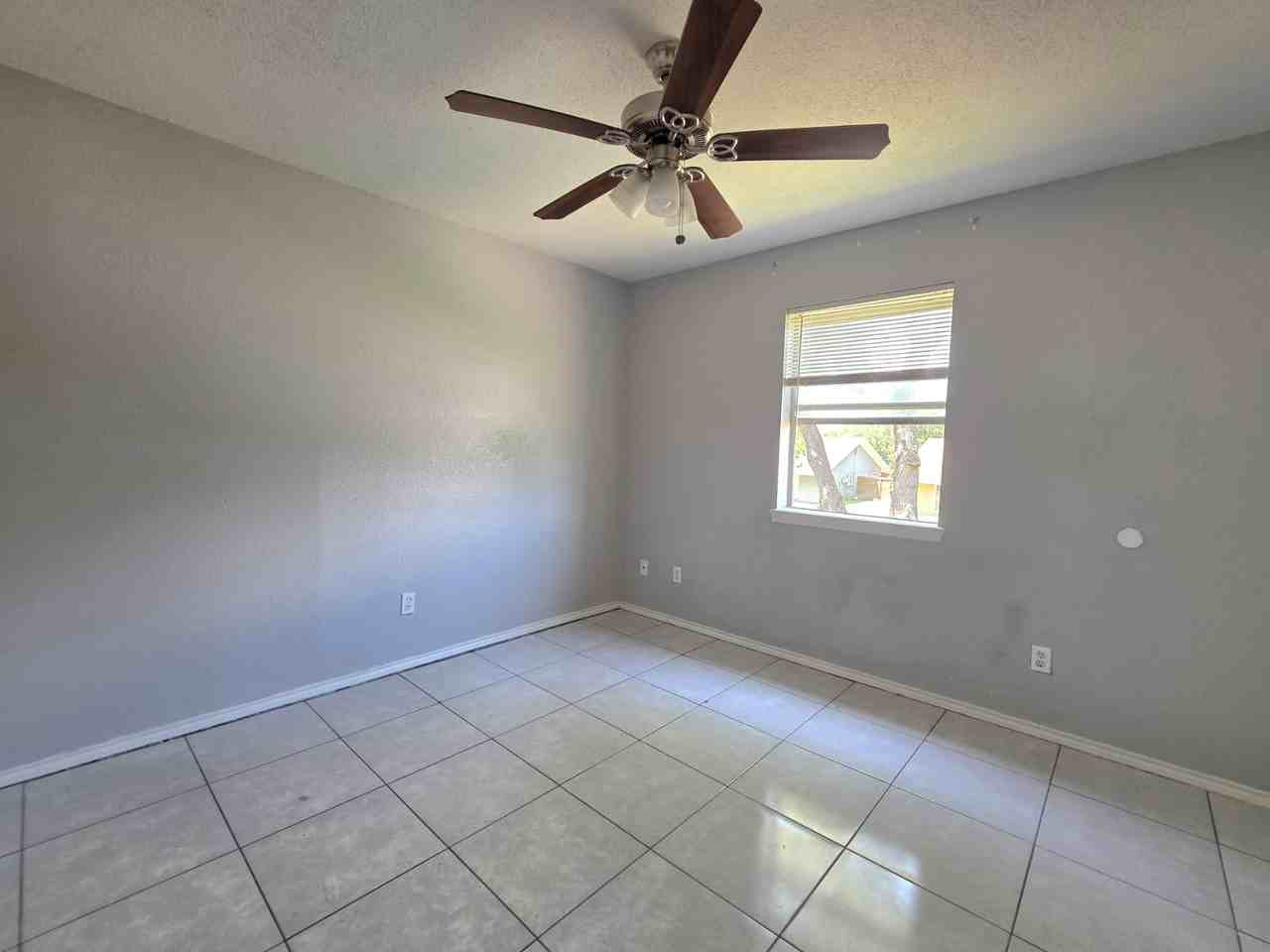 6200 North 11th Street - 48 - UD #48UD - Photo 5 of 7