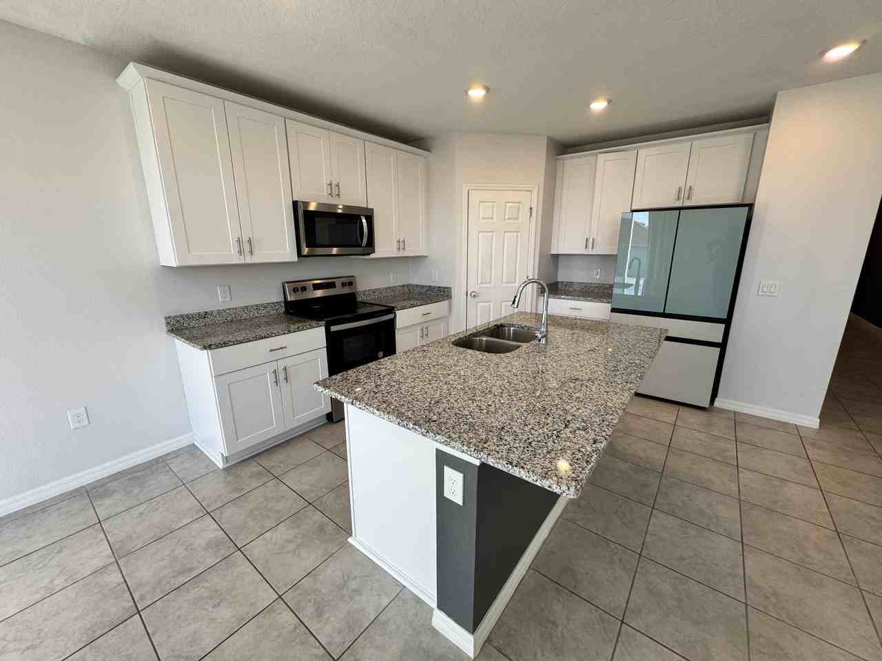 512 Mckenna Dr #1 - Photo 7 of 43