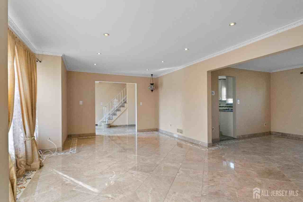 12 Mershon Ln - Photo 7 of 23