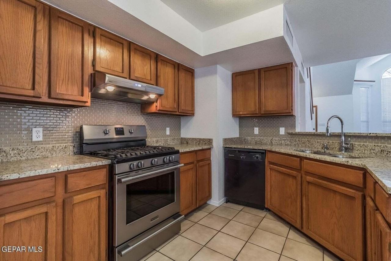 1451 Cassatt Pl - Photo 6 of 15