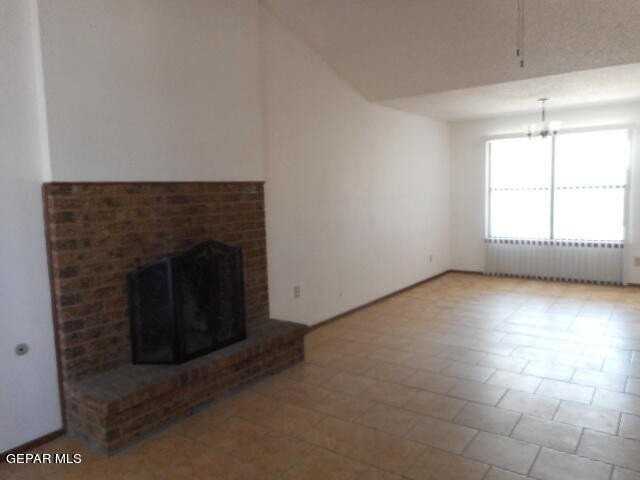 1860 Sonoma Pl - Photo 5 of 32