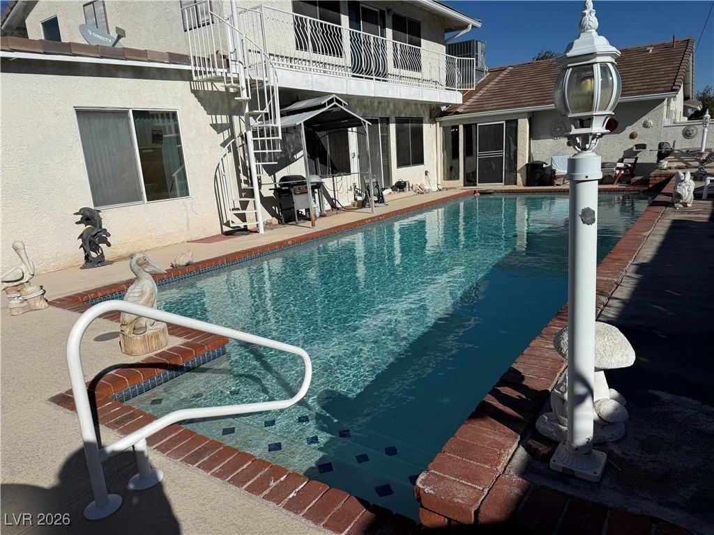 2045 S Tenaya Way - Photo 3 of 21