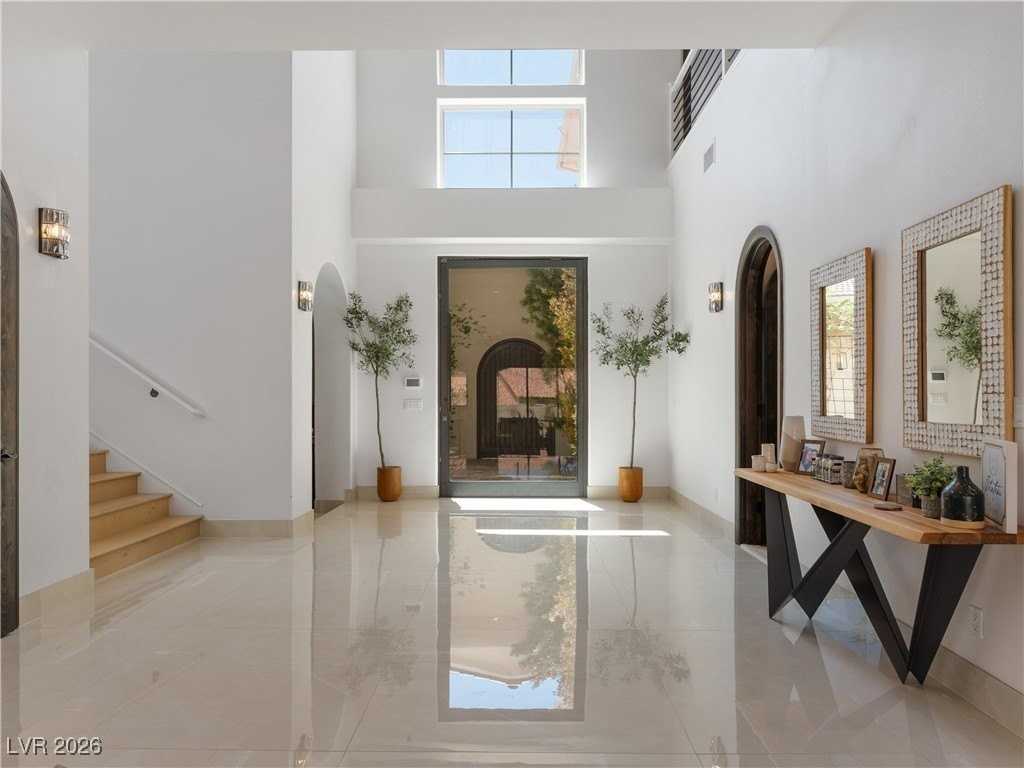 190 Inveraray Ct - Photo 5 of 50