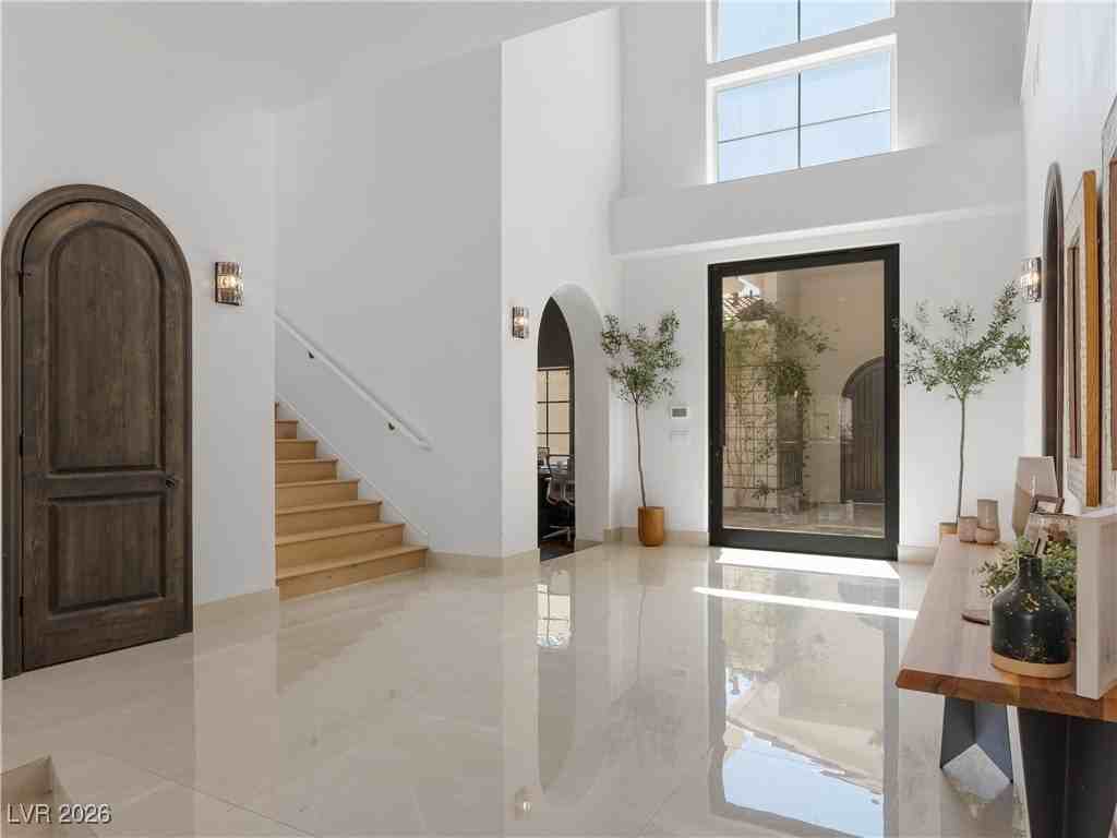 190 Inveraray Ct - Photo 6 of 50