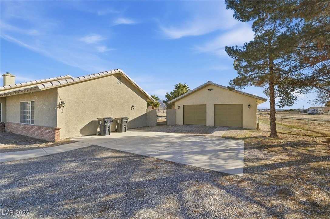 3091 Unicorn Ave - Photo 3 of 32