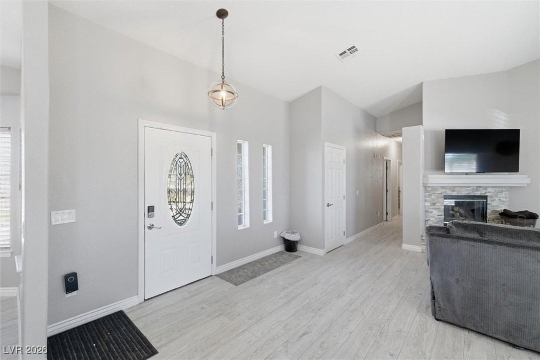 3091 Unicorn Ave - Photo 6 of 32