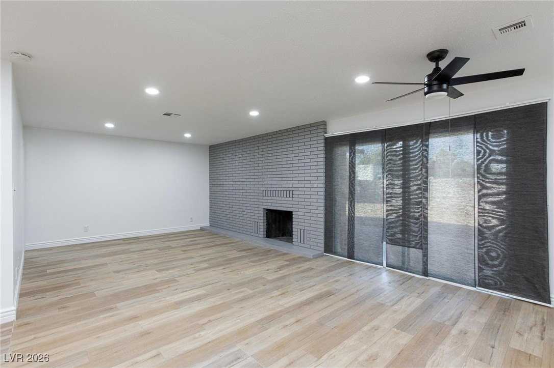 1513 Bryn Mawr Ave - Photo 6 of 20