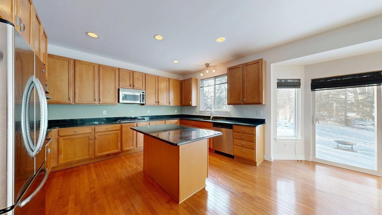 12832 Nautica Dr - Photo 2 of 27