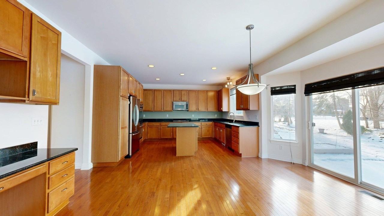 12832 Nautica Dr - Photo 4 of 27