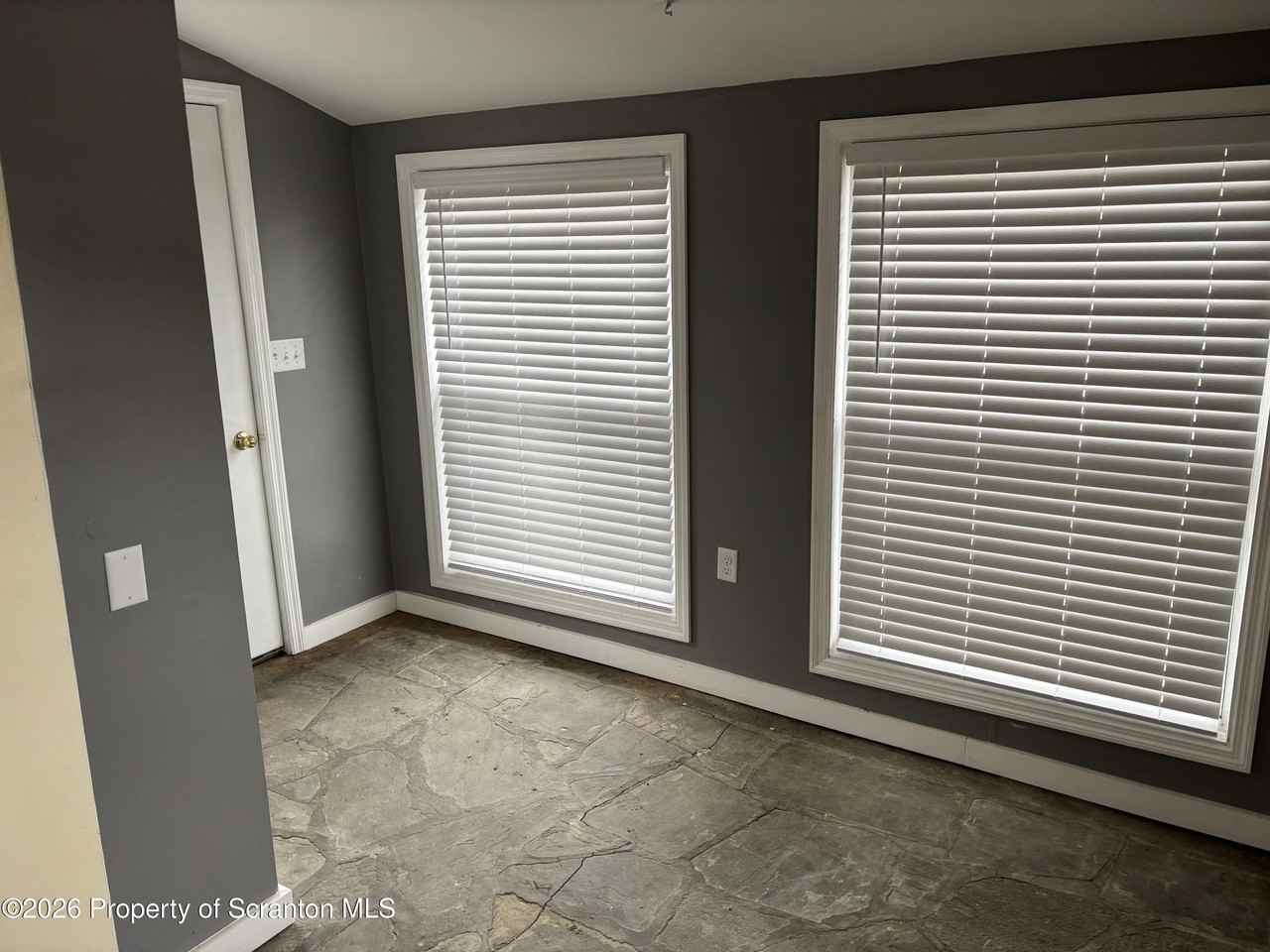 316 John St - Photo 3 of 19