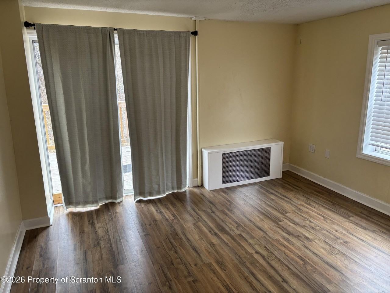 316 John St - Photo 6 of 19