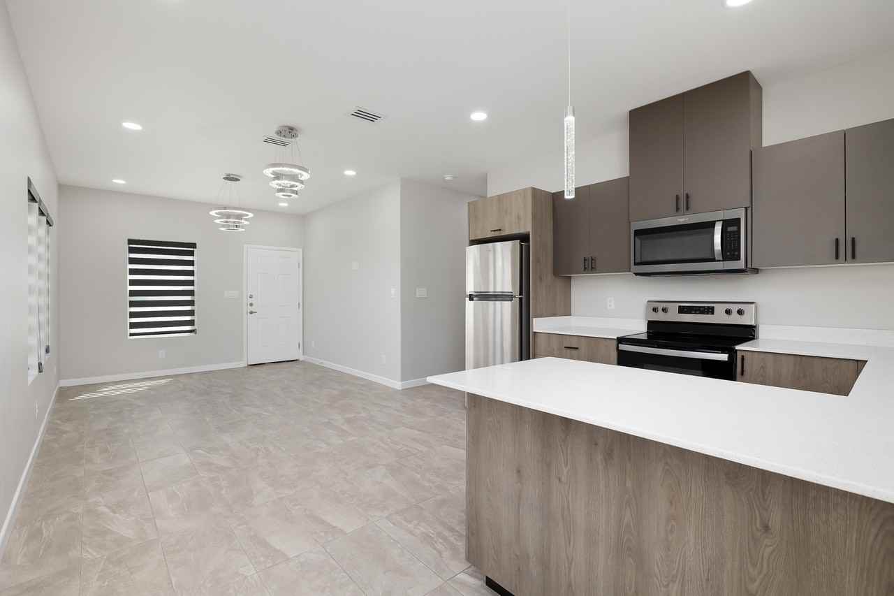 907 Sugar Garden Ave #3 - Photo 3 of 9