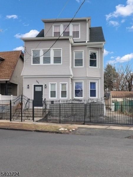 144 Montgomery Ave - Photo 2 of 22