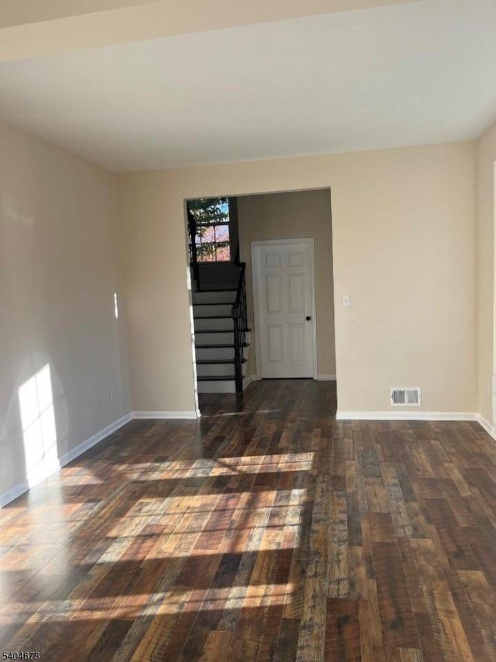 196 Winding Hill Dr - Photo 5 of 15