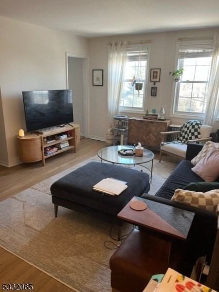 376 Claremont Ave #6 - Photo 4 of 17