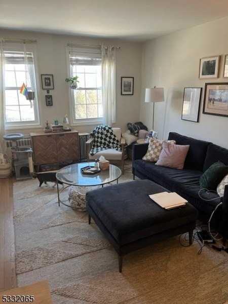 376 Claremont Ave #6 - Photo 5 of 17