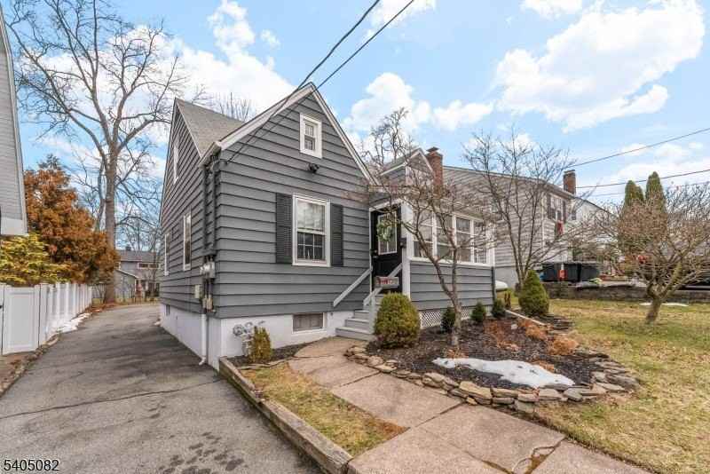 182 Woodland Ave - Photo 2 of 20