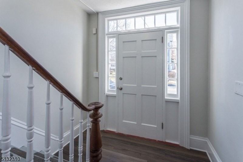 211 Washington St #2 - Photo 4 of 30