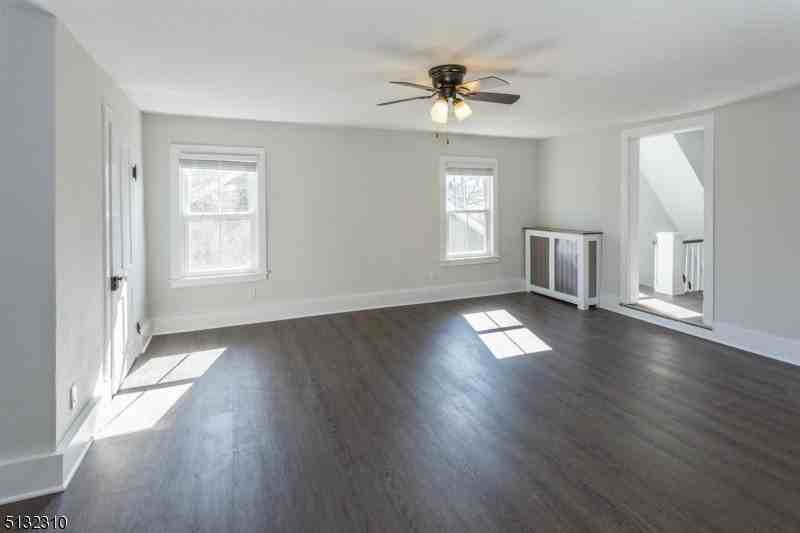 211 Washington St #2 - Photo 7 of 30