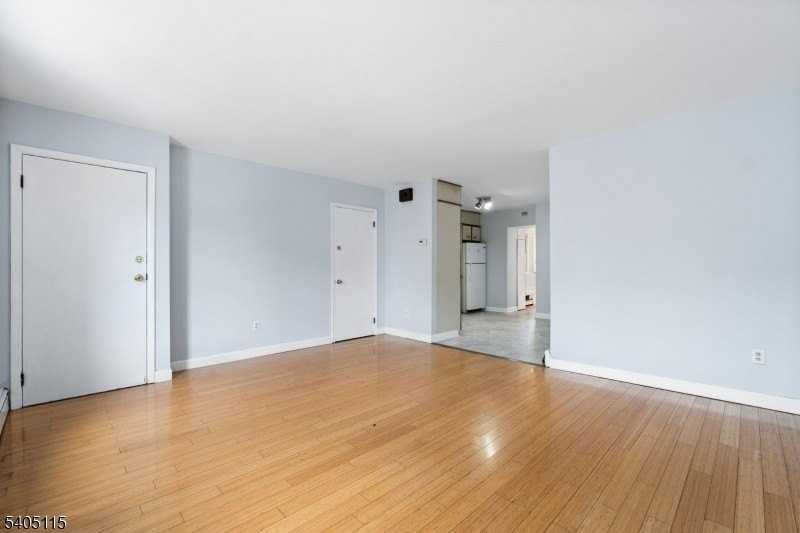 120 Grant Ave #1 - Photo 5 of 19