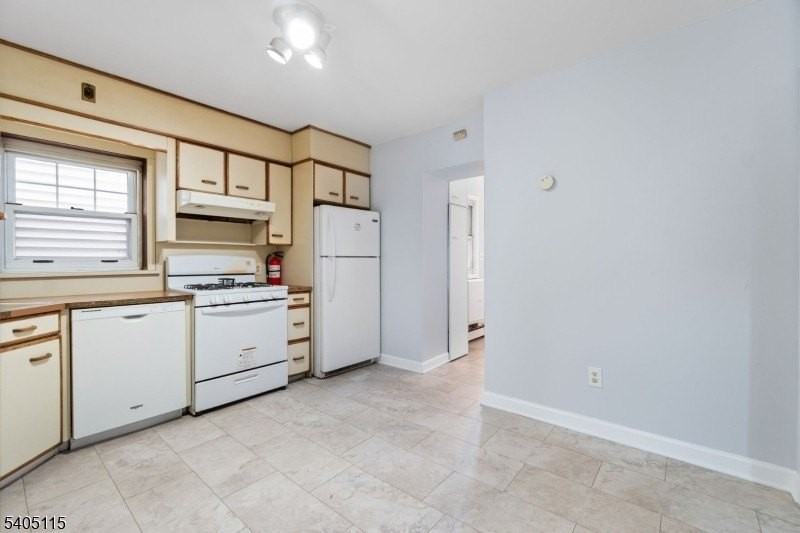 120 Grant Ave #1 - Photo 6 of 19