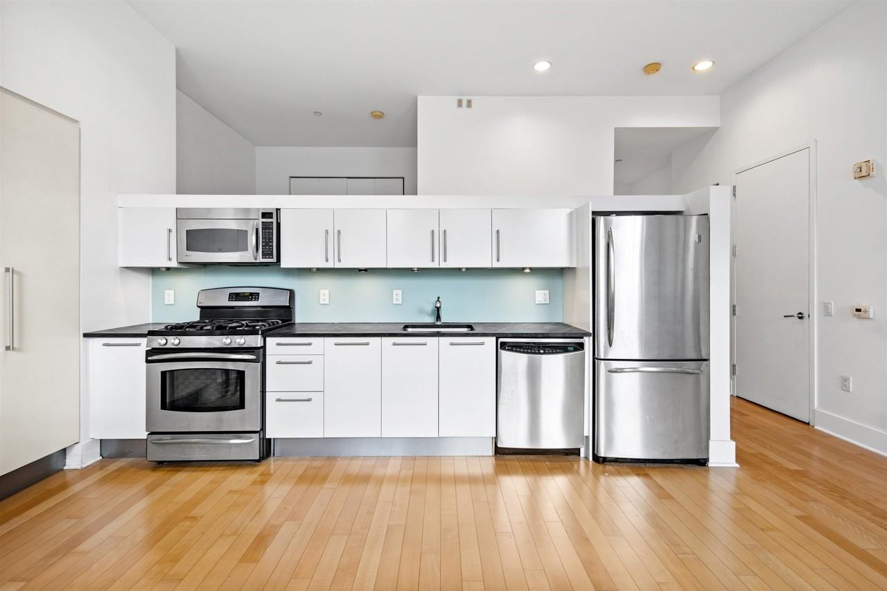 4 Beacon Way #15 - Photo 3 of 20