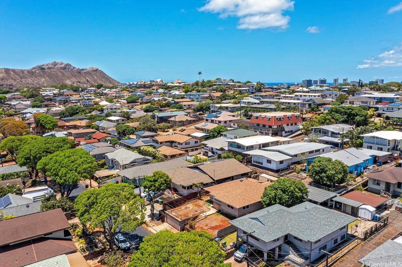 930 16th Ave - Photo 3 of 24