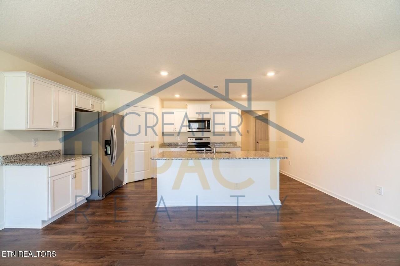 7520 Cottontail St - Photo 2 of 17