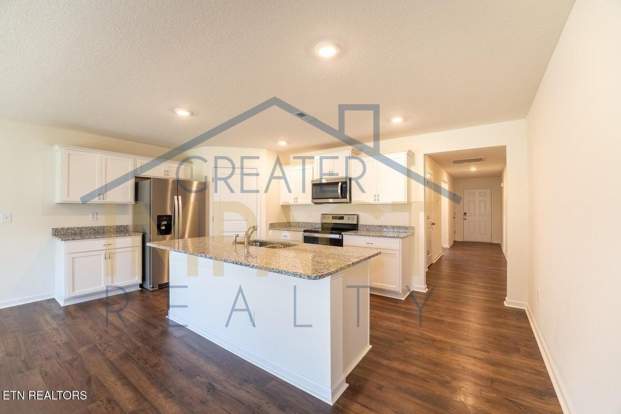 7520 Cottontail St - Photo 3 of 17