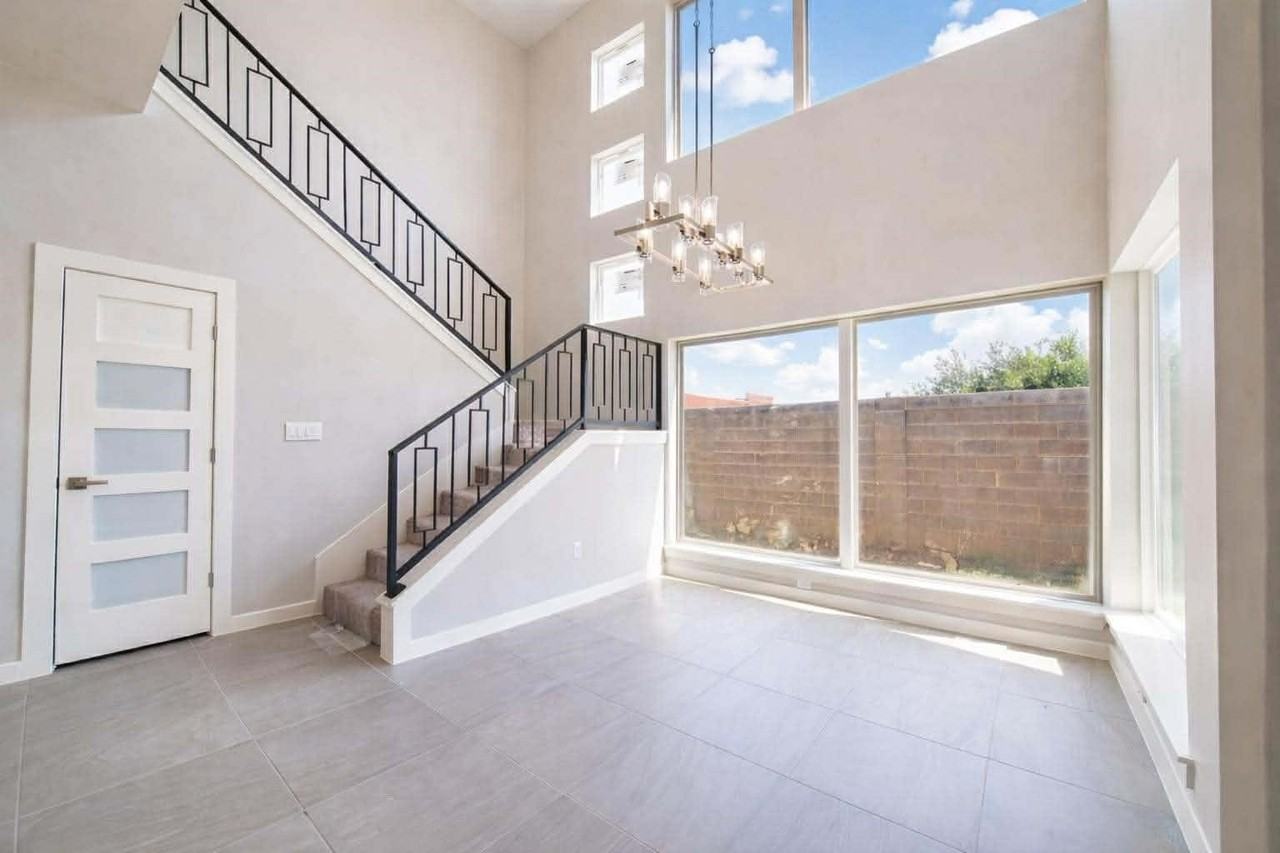 9653 Mcpherson Rd - Photo 3 of 12