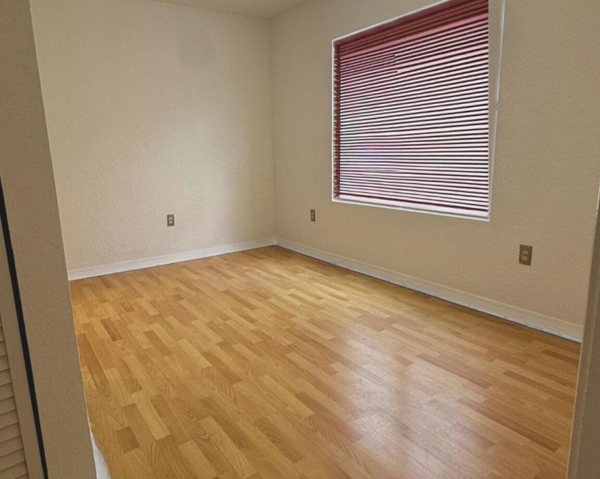 7326 Collins Ave - Photo 7 of 10