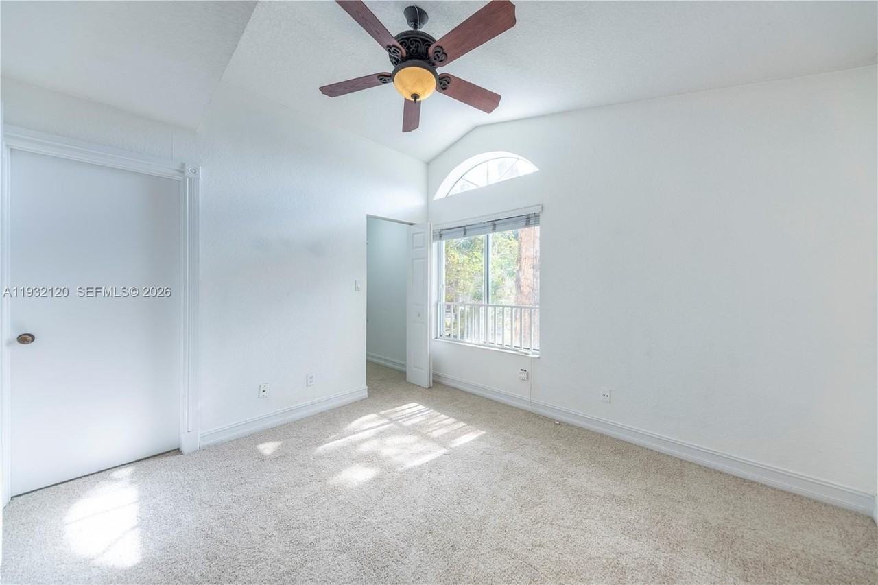 1155 Coral Club Dr #1155 - Photo 6 of 33