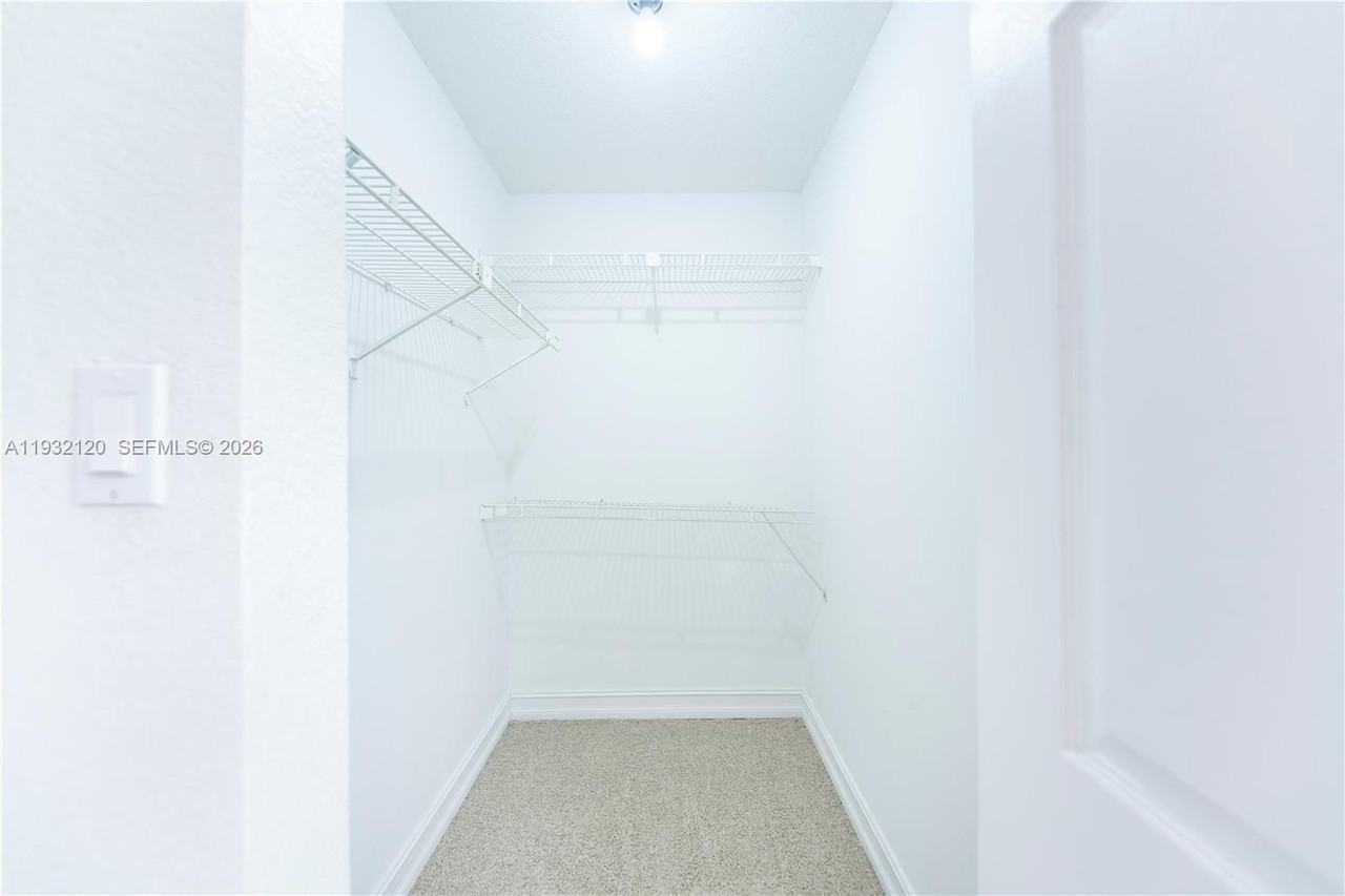 1155 Coral Club Dr #1155 - Photo 7 of 33