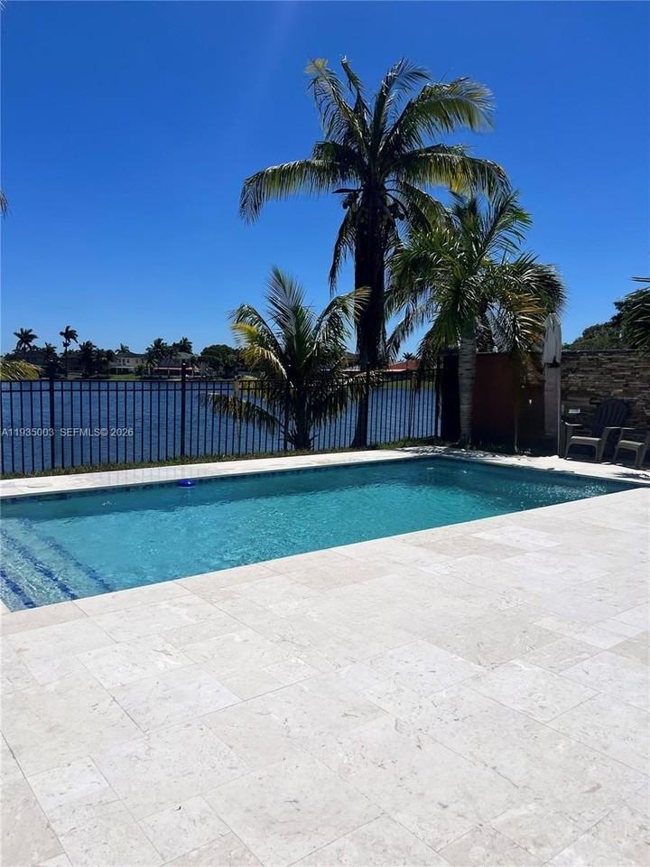 3713 Sw 156th Ct - Photo 3 of 5