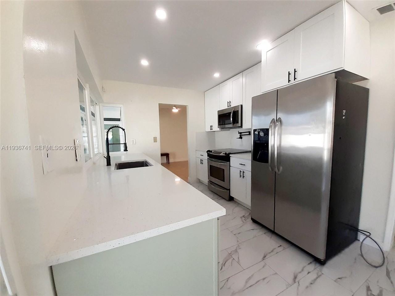 2109 N Park Rd - Photo 3 of 40