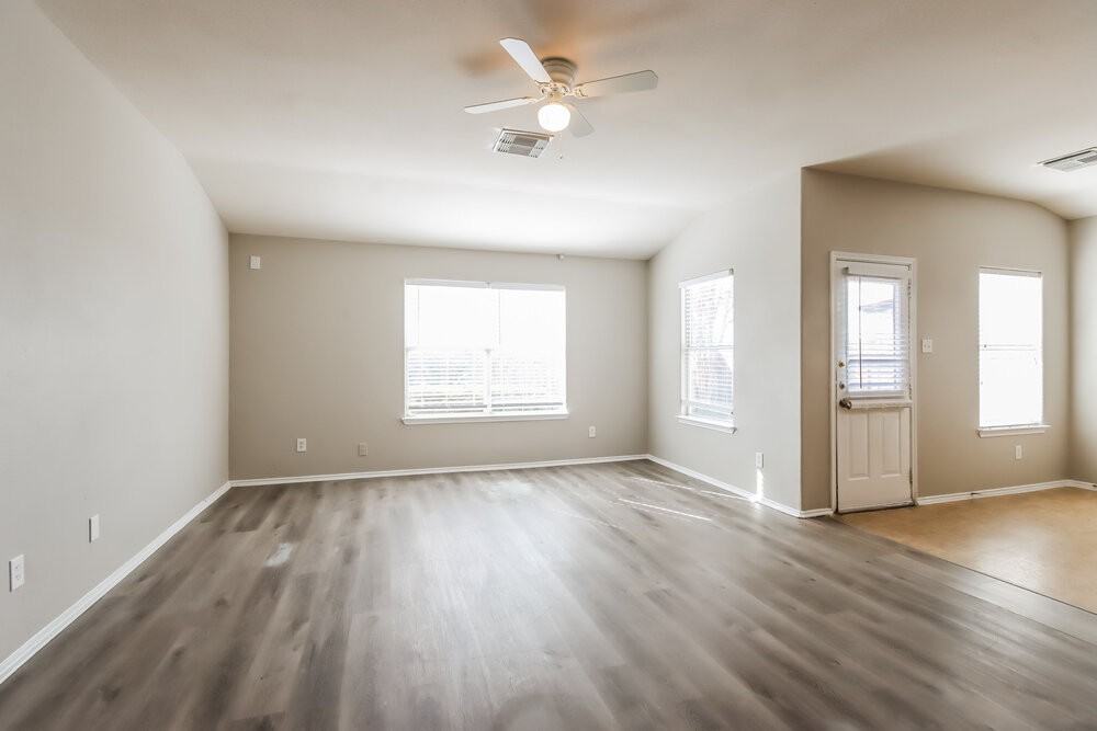 214 Kestrel Ln - Photo 3 of 16