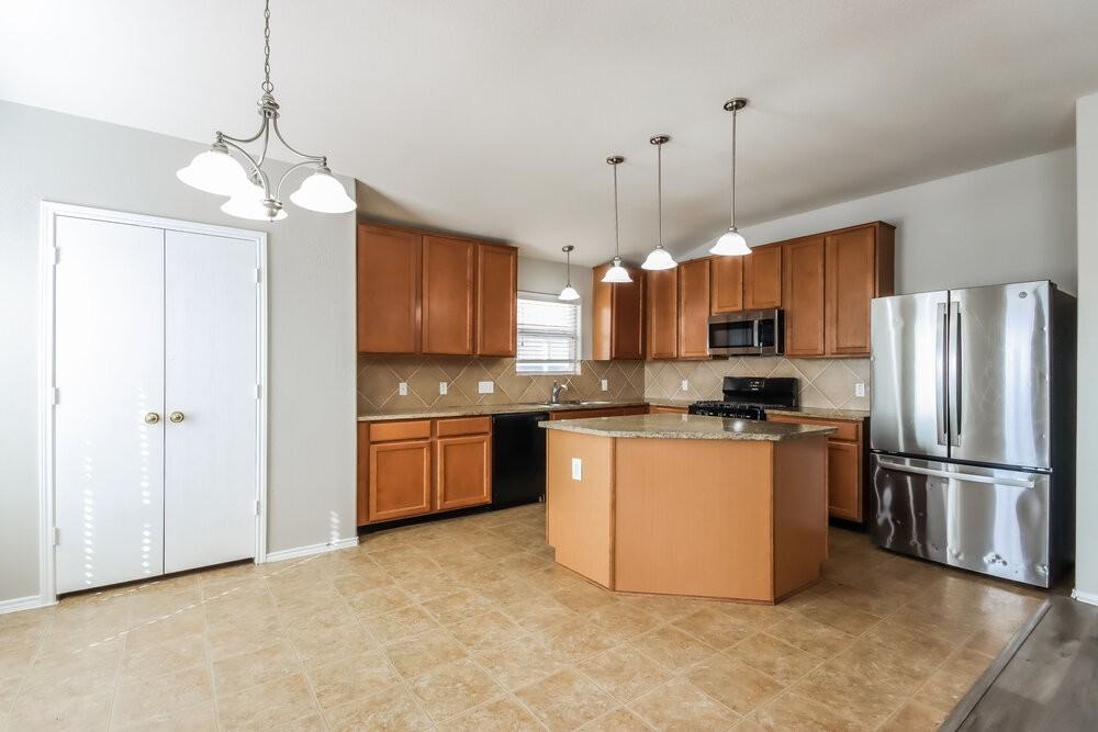 214 Kestrel Ln - Photo 6 of 16