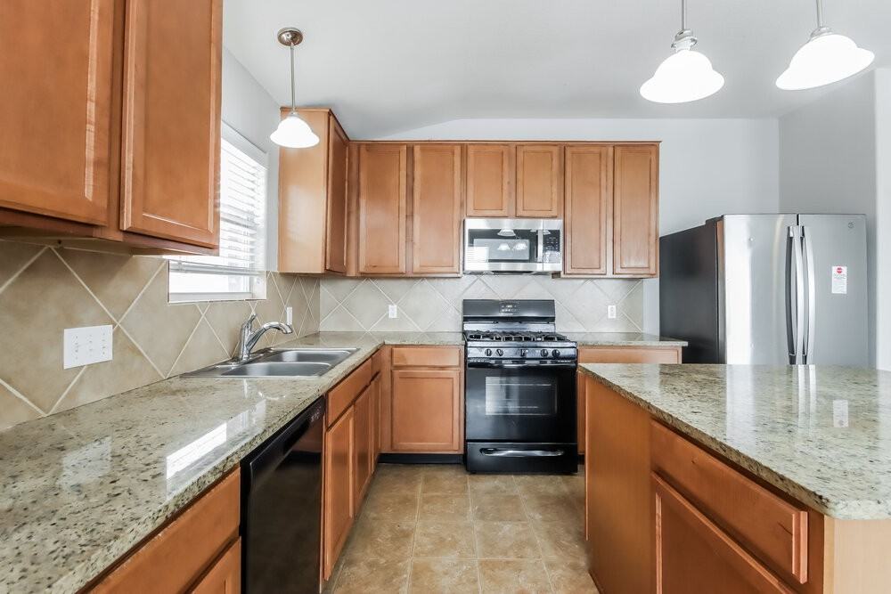 214 Kestrel Ln - Photo 7 of 16