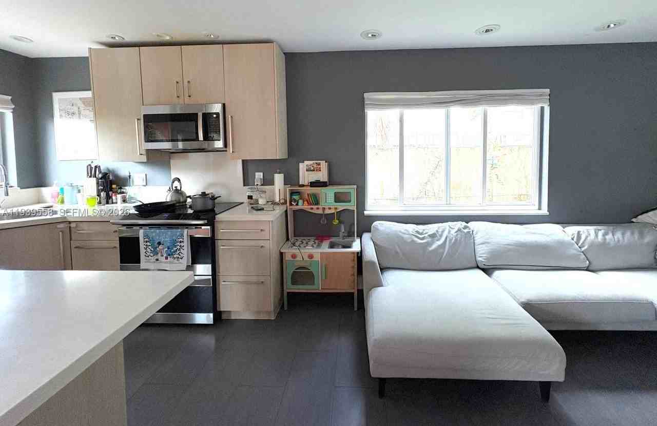 13881 Ne 2nd Ct #C6 - Photo 7 of 30